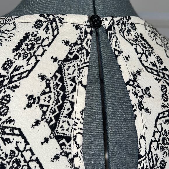 Maurices mini slip dress Crochet hem black & cream sleeveless Women's size XS - Picture 8 of 8